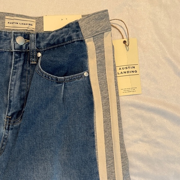 Austin Landing Women Blue Denim and Gray Sweats Flare Jeans NWT - Picture 3 of 12